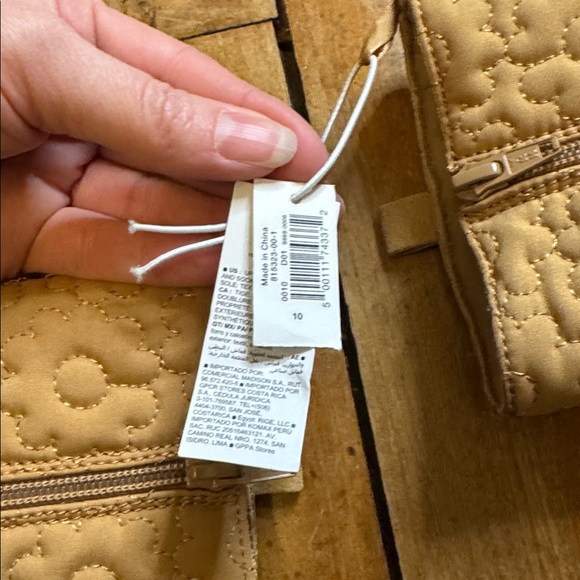 Old Navy Tan Quilted Boots spiced saffron tall boot size 10 new never worn - Picture 7 of 9